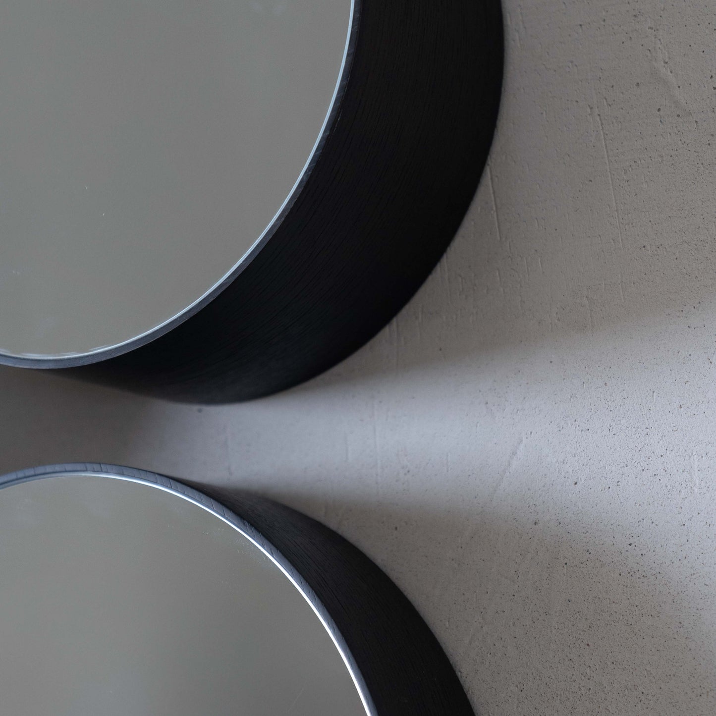 Stained Modern Round Wall Hanging Mirror