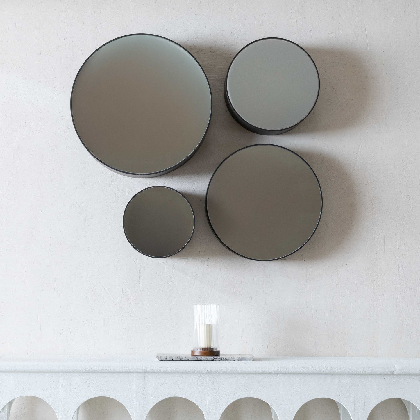 Stained Modern Round Wall Hanging Mirror